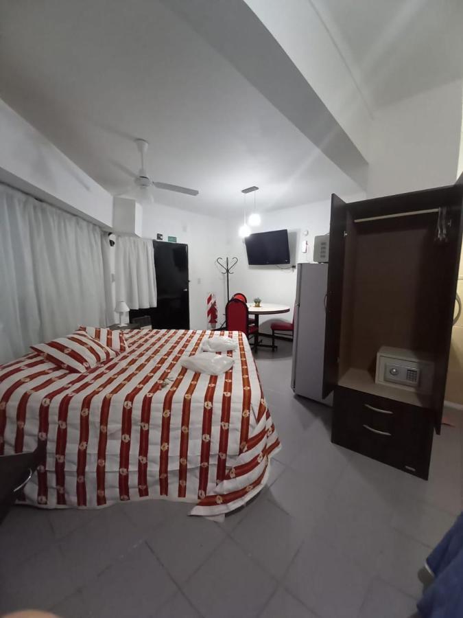 Apartamentos Willy - En Zona Residencial Con Estacionamiento メンドーサ エクステリア 写真