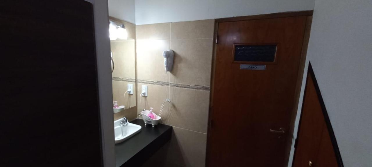 Apartamentos Willy - En Zona Residencial Con Estacionamiento メンドーサ エクステリア 写真