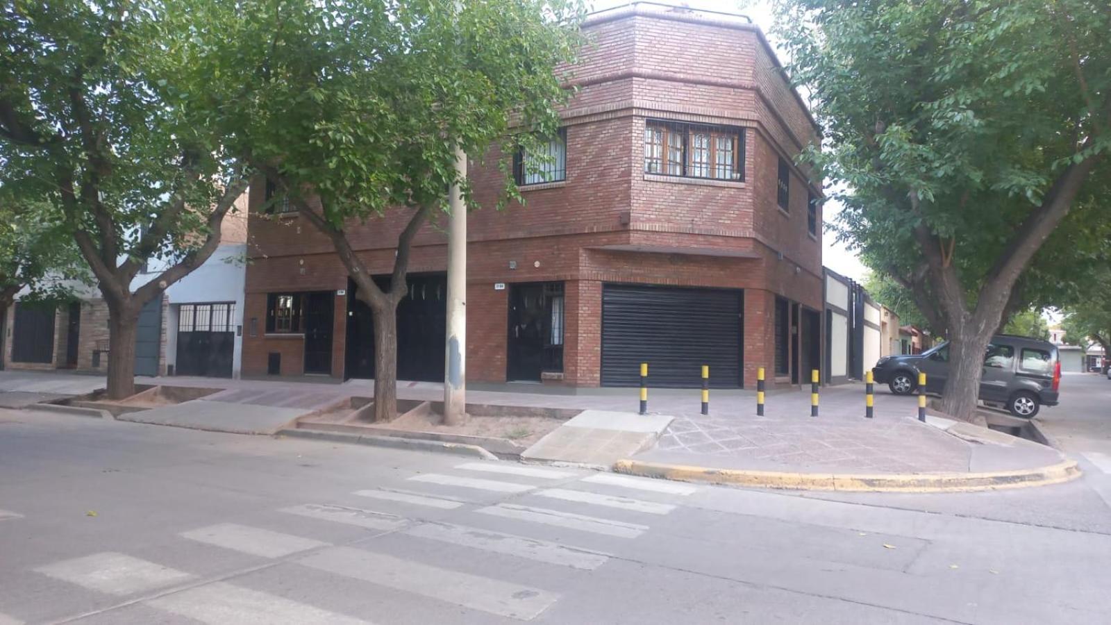 Apartamentos Willy - En Zona Residencial Con Estacionamiento メンドーサ エクステリア 写真