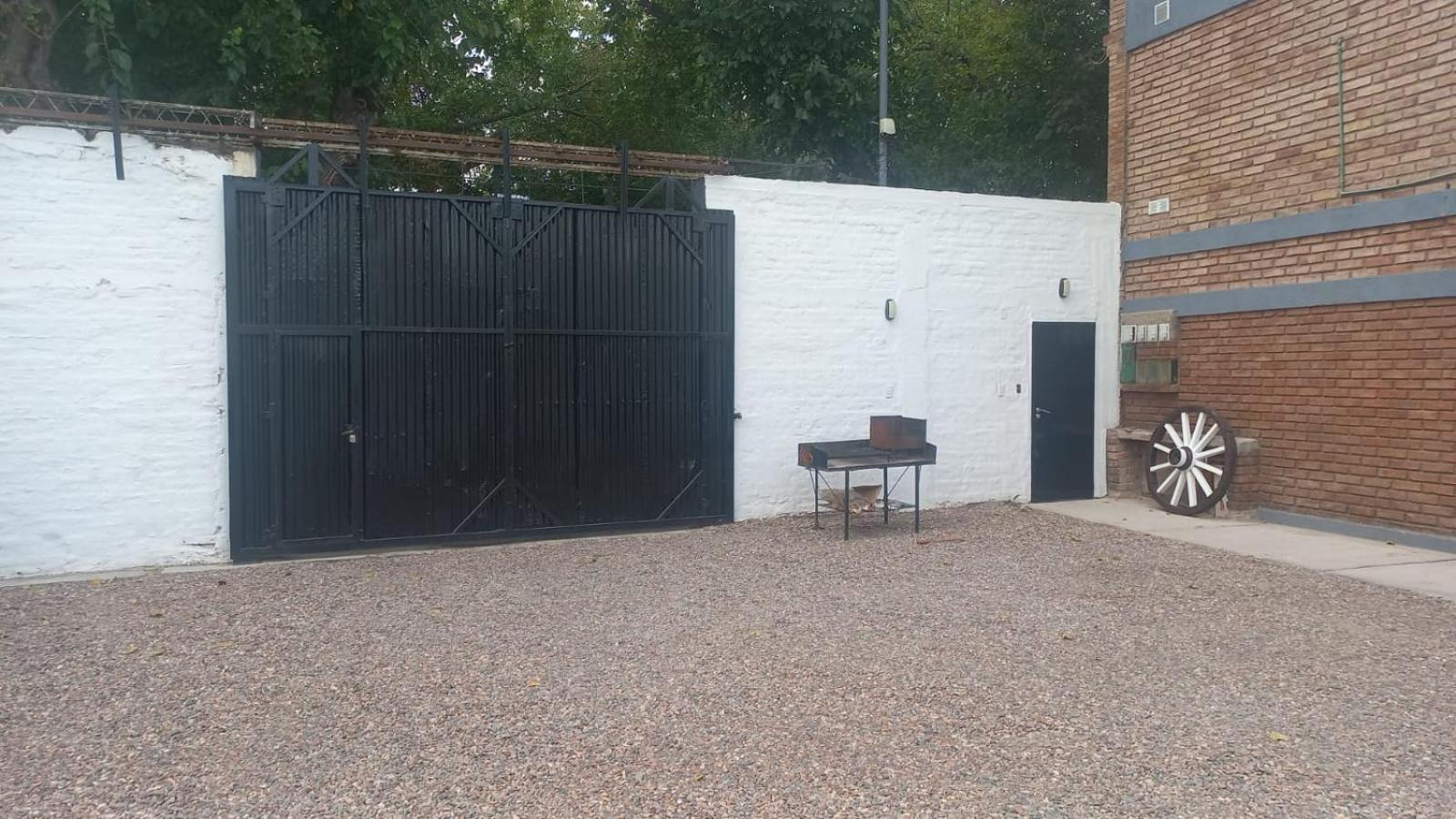 Apartamentos Willy - En Zona Residencial Con Estacionamiento メンドーサ エクステリア 写真