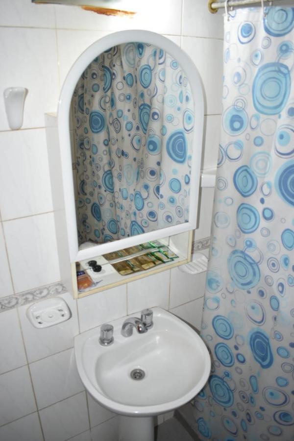 Apartamentos Willy - En Zona Residencial Con Estacionamiento メンドーサ エクステリア 写真